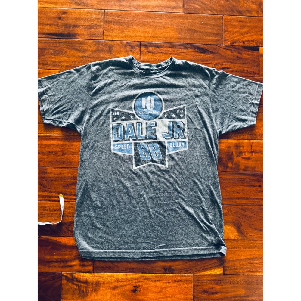 Hendrick Motorsports T-Shirt Mens Large Gray Good Dale Jr 88 Racing Graphic Tee